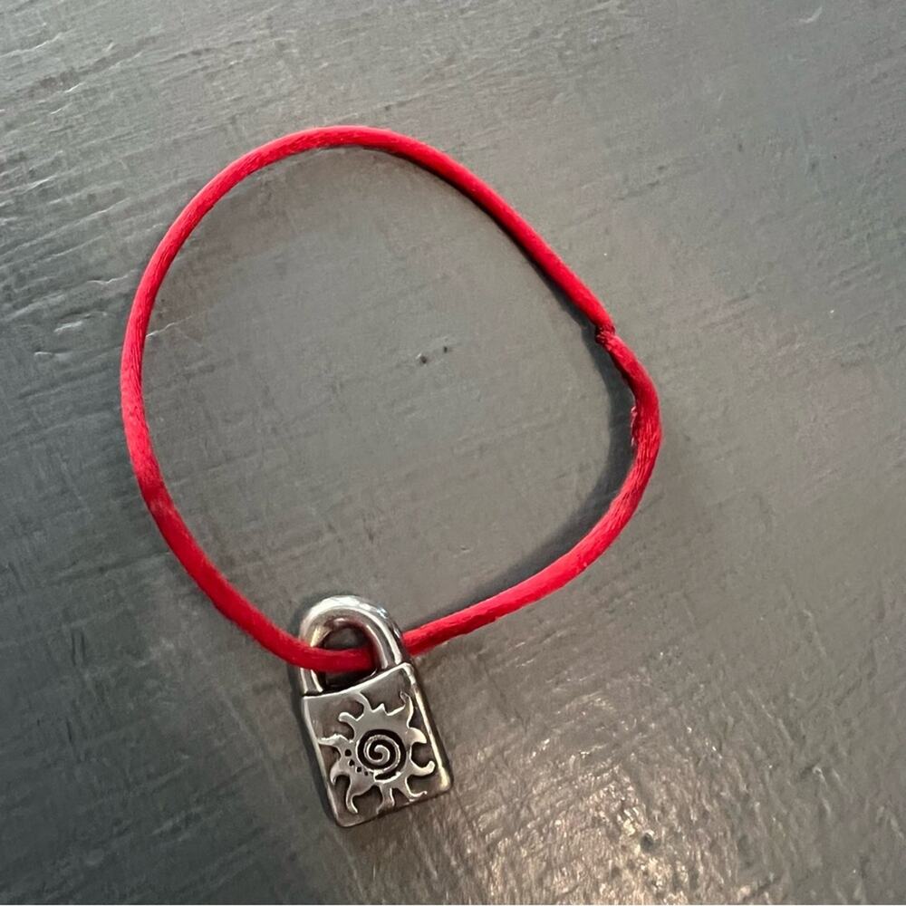 Uno De 50 UnoDe50 Silver Charm on Red Cord - Picture 2 of 5